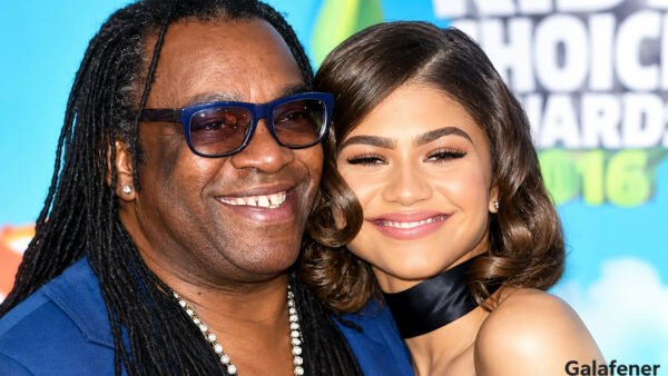 Zendaya mit ihrem Vater Kazembe Ajamu